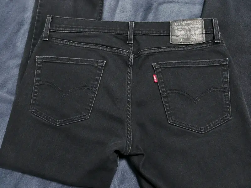 Jeans negros Levi's 511 para hombre - 2