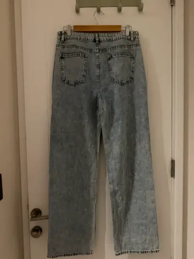 Jeans celeste con perlas decorativas - miniatura 6