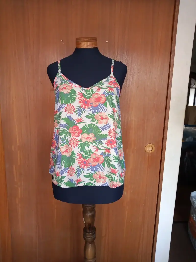 Blusa de tirantes con estampado floral - 1