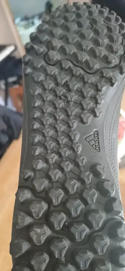 Zapatos para Futbol negras Adidas en buen estado - miniatura 2