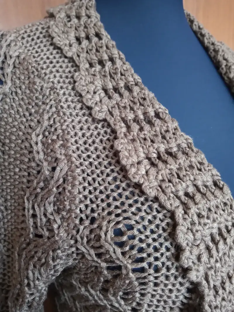 Cárdigan tejido a crochet color marrón - 3