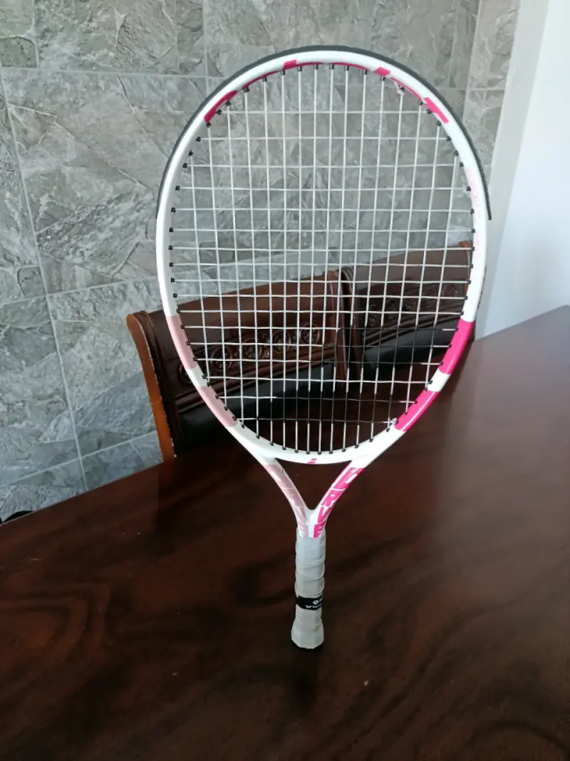 Raqueta de tenis Babolat rosa y blanca - 3