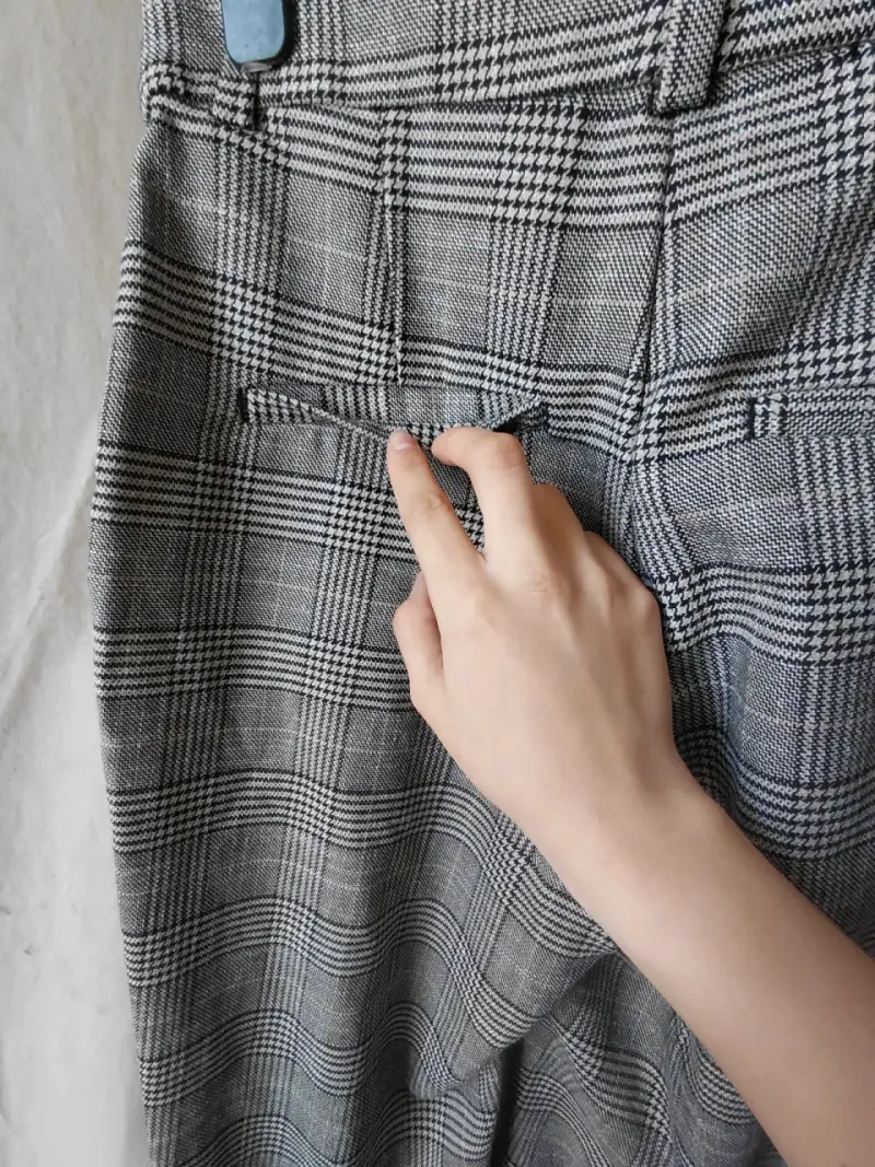 Pantalones de vestir a cuadros gris para mujer - 3