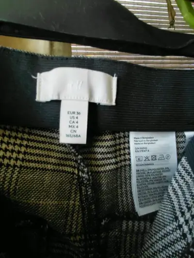 Pantalones de vestir a cuadros gris para mujer - miniatura 6