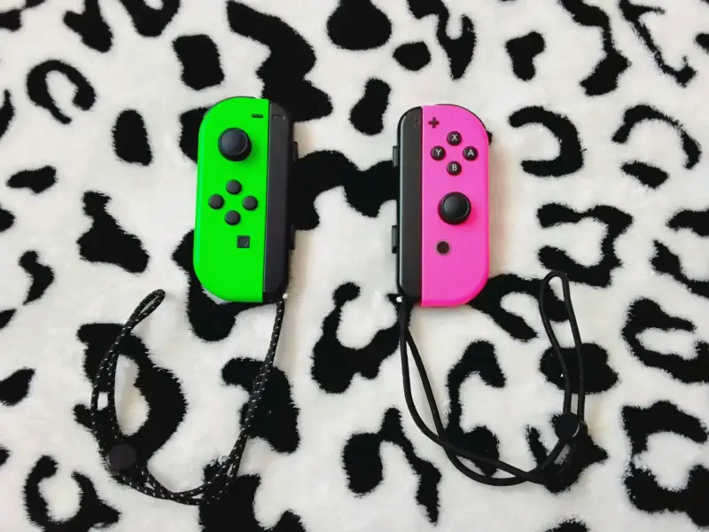 Controles Joy-Con Nintendo Switch Verde y Rosa - 1