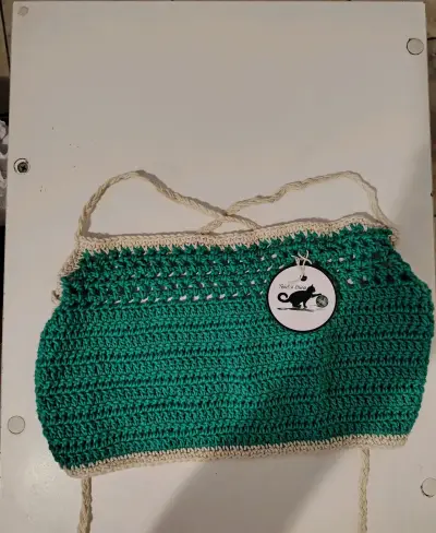 Top tejido a crochet verde y beige - miniatura 1