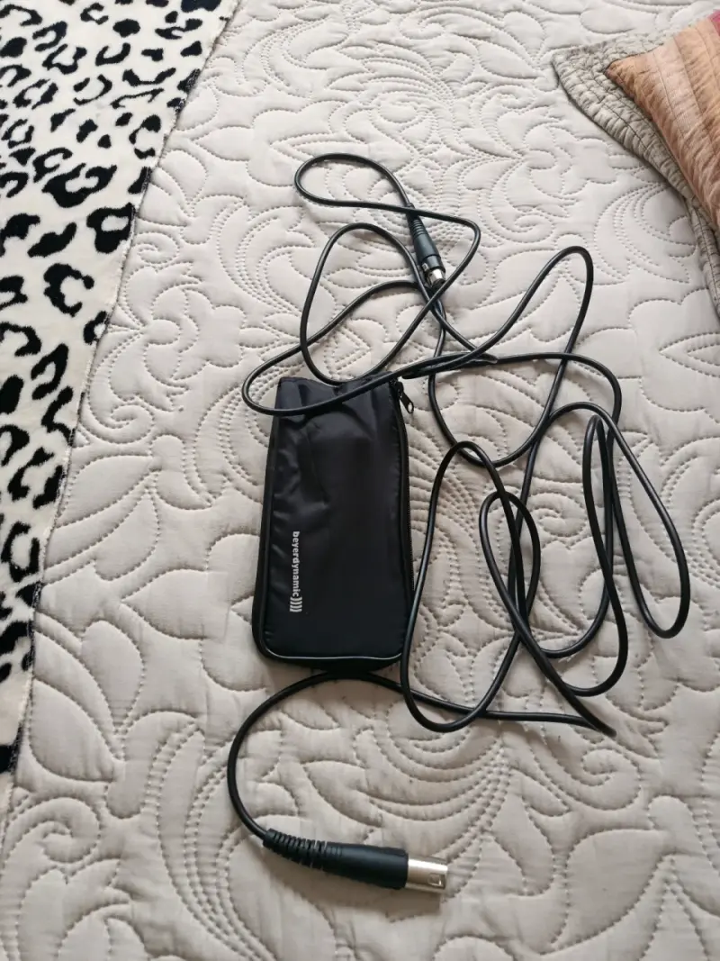 Micrófono dinámico Beyerdynamic con cable - 1