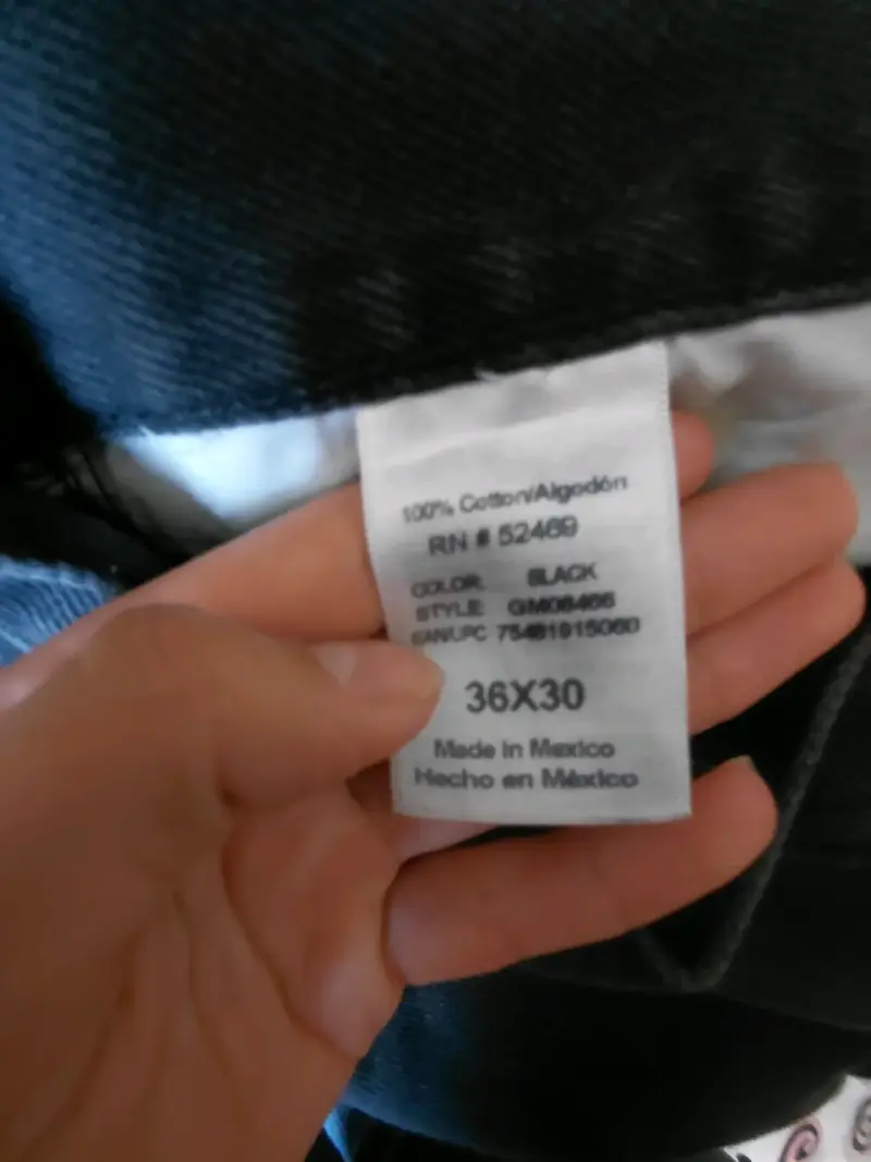 Jeans negros con bordado de cruces George Hombre - 4
