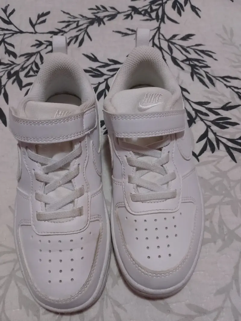 Zapatillas deportivas blancas Nike para niñas - 1
