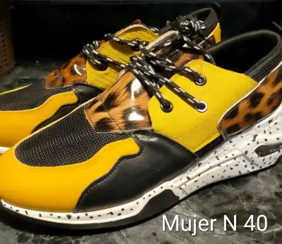 Zapatillas deportivas blancas Nike para niñas - miniatura 3