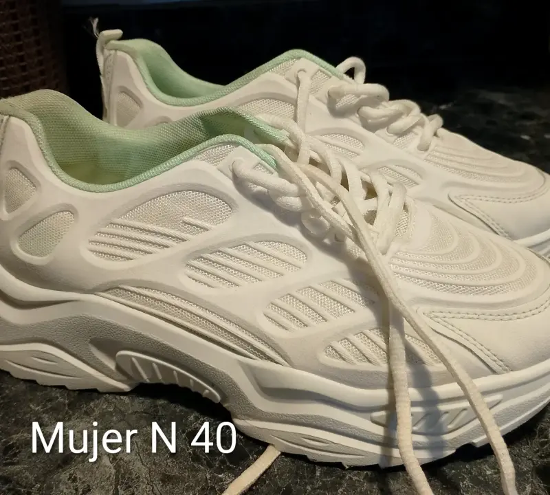 Zapatillas deportivas blancas Nike para niñas - 4