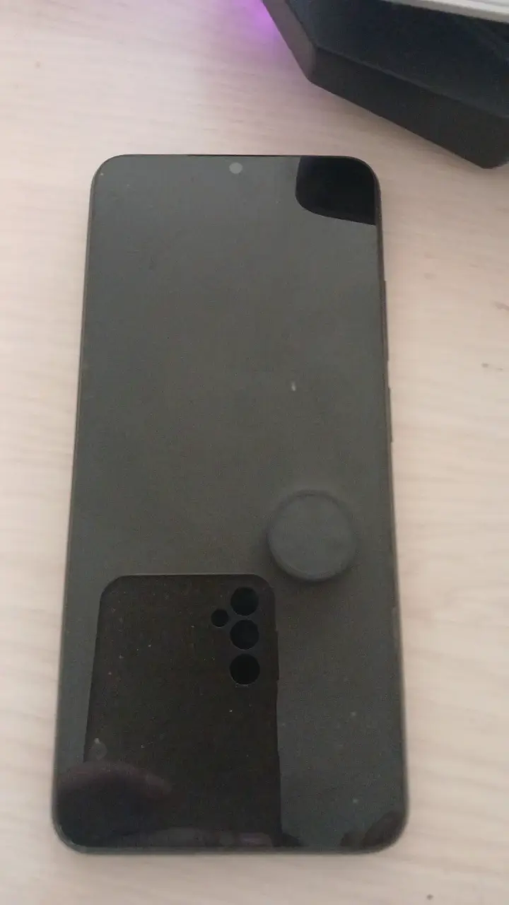Smartphone Redmi con triple cámara trasera - 1