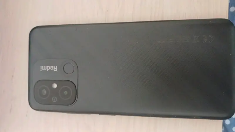 Smartphone Redmi con triple cámara trasera - 2