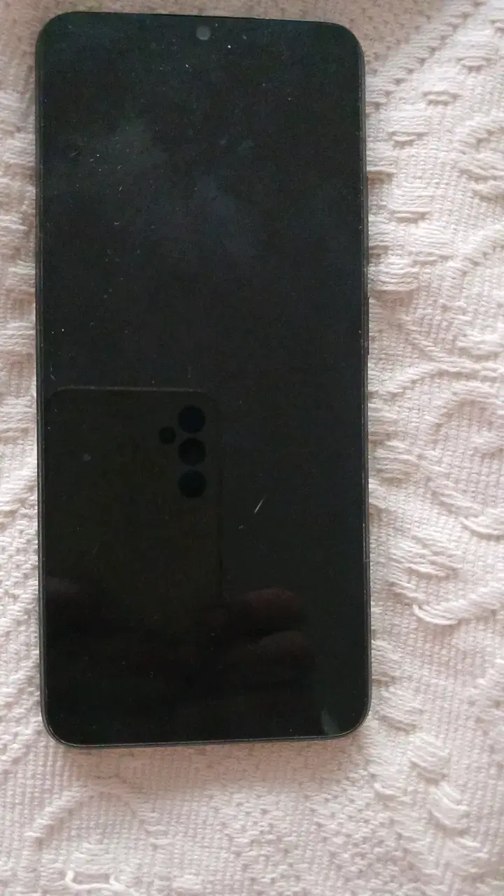 Smartphone Redmi con triple cámara trasera - 3