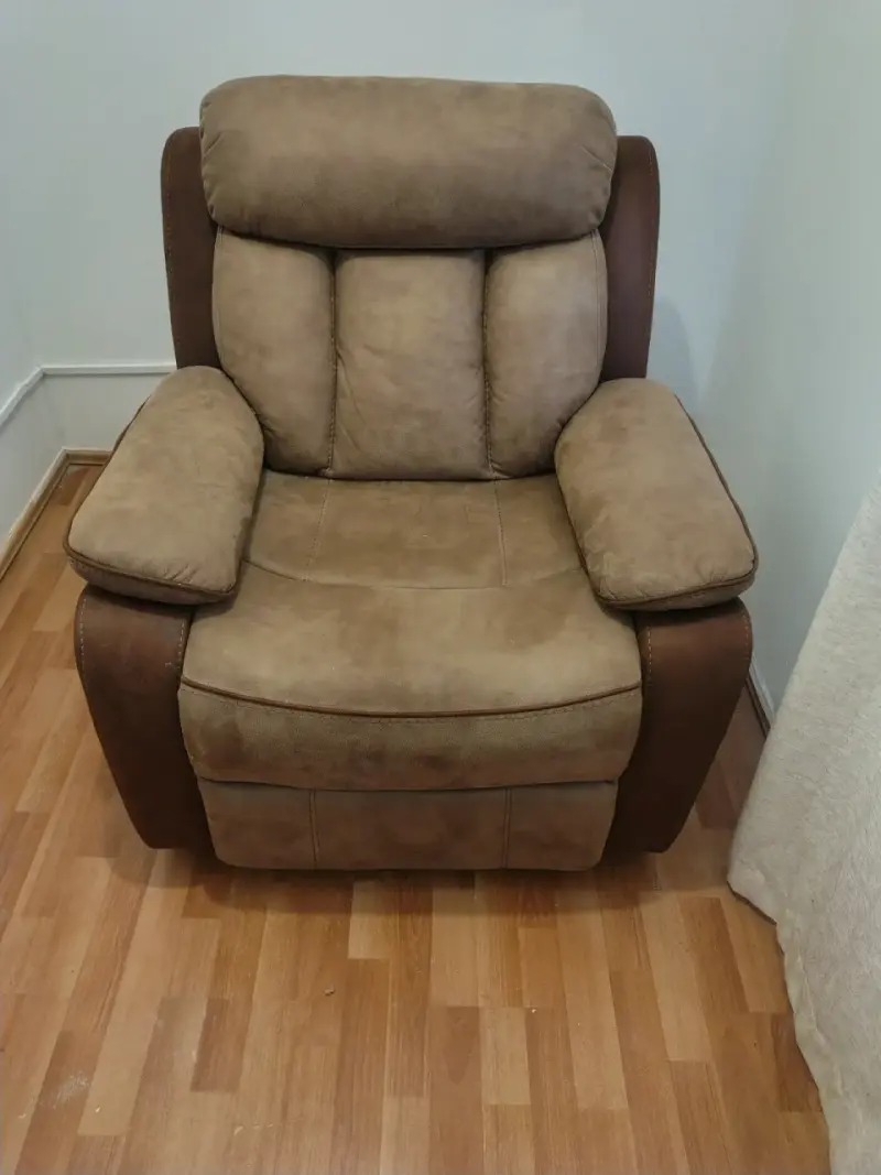 Sillón reclinable de cuero sintético beige - 2