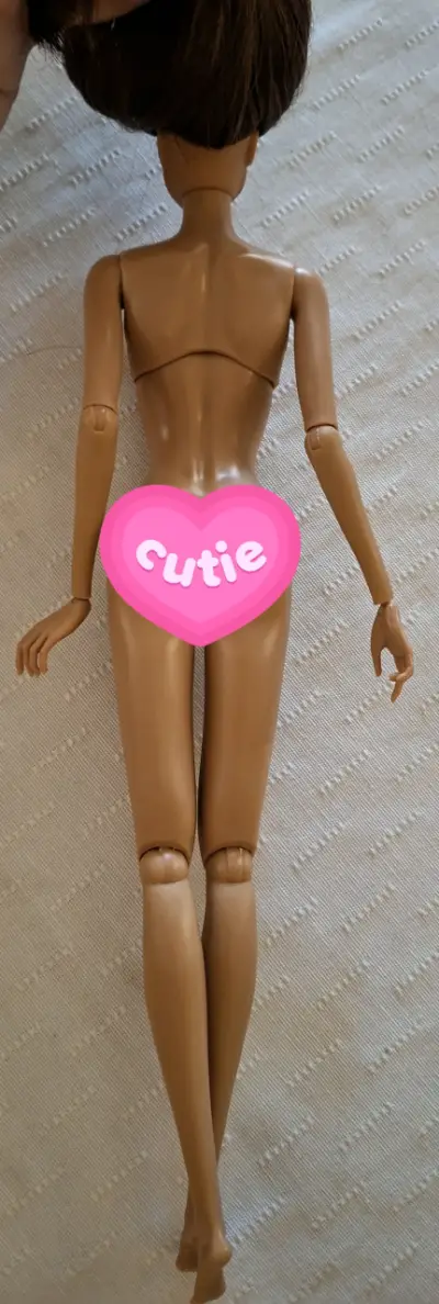 Muñeca articulada de moda con cabello largo - miniatura 5