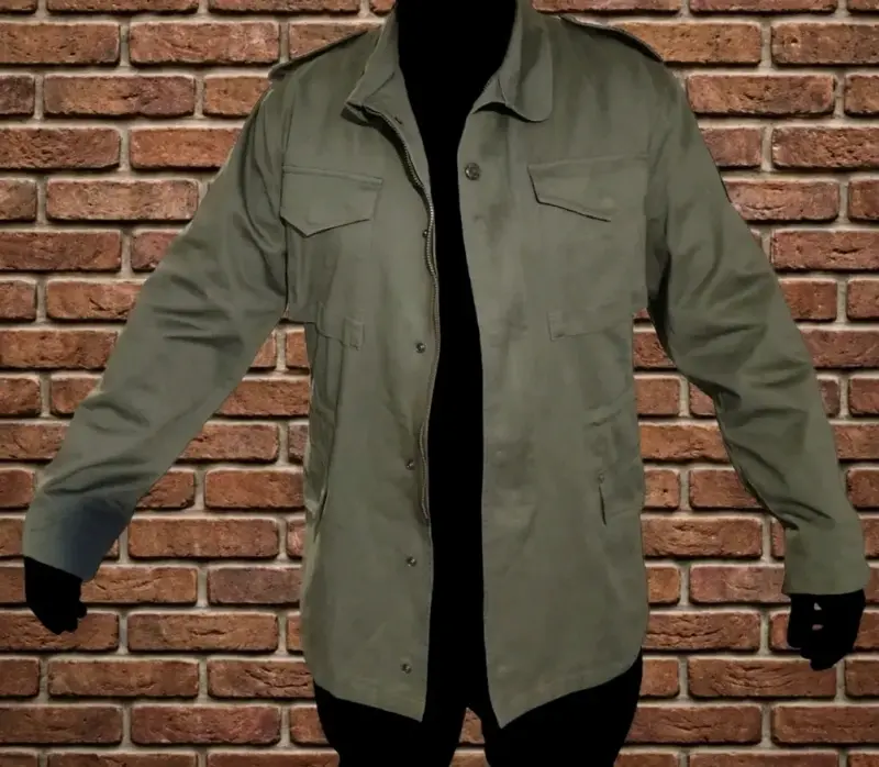 Chaqueta militar verde con parches - 1