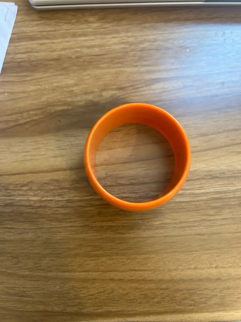 Pulsera ancha de resina color naranja - 4
