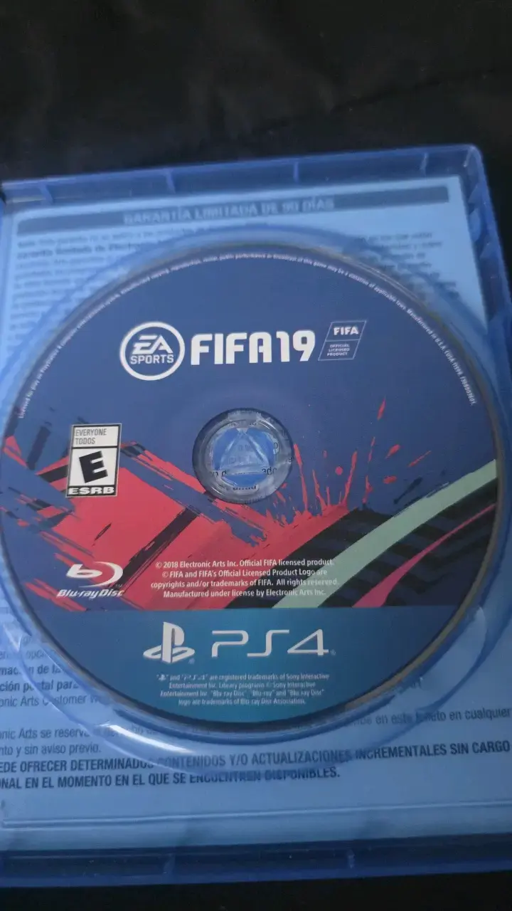 Juego FIFA 19 para PS4 en buen estado - 3