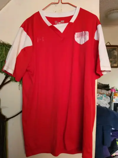 Camiseta deportiva roja Under Armour talla S - miniatura 2