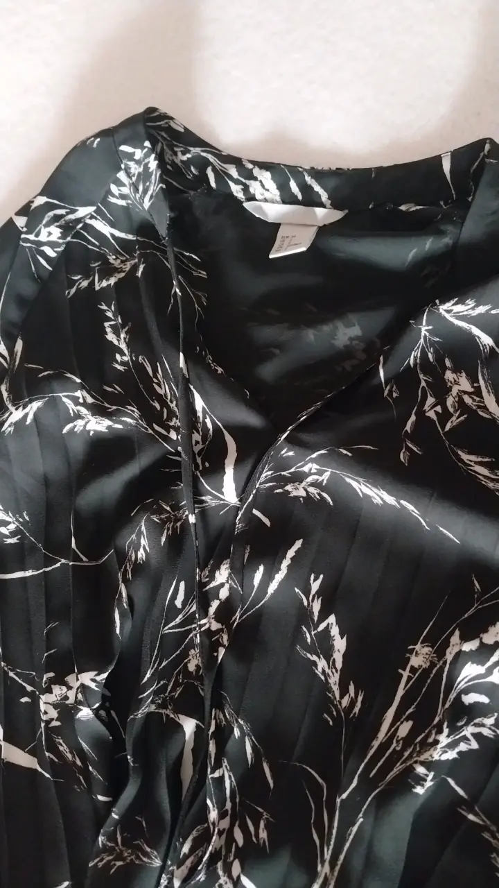 Vestido negro estampado H&M talla 34 - 2