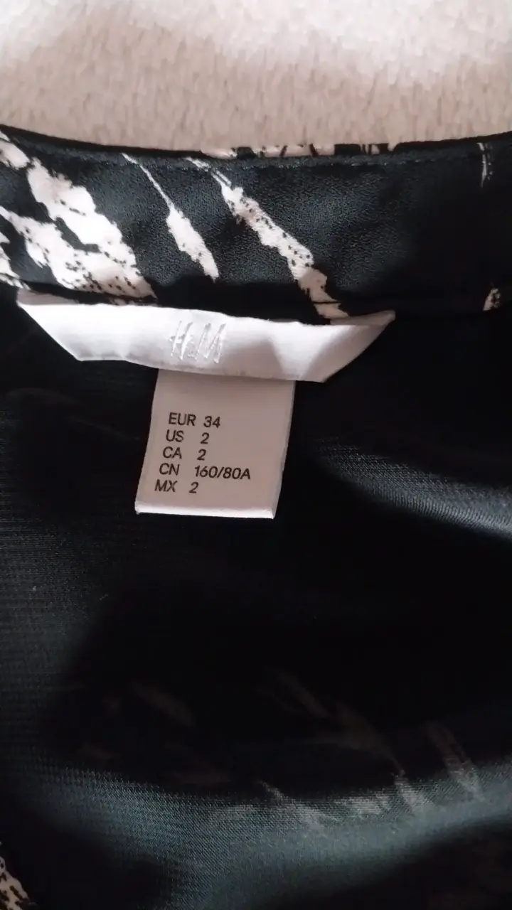 Vestido negro estampado H&M talla 34 - 3
