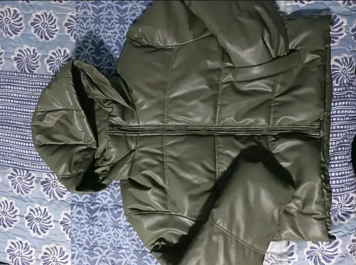 Chaqueta acolchada verde con capucha talla XL - 2