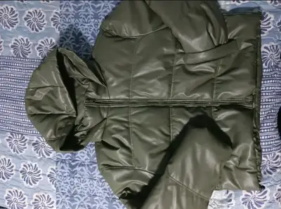 Chaqueta acolchada verde con capucha talla XL - miniatura 2