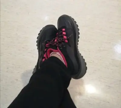 Botas de senderismo negras y rosadas para mujer - miniatura 3