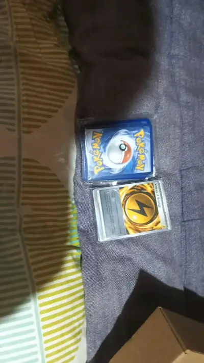 Cartas Pokémon TCG en buen estado - miniatura 1