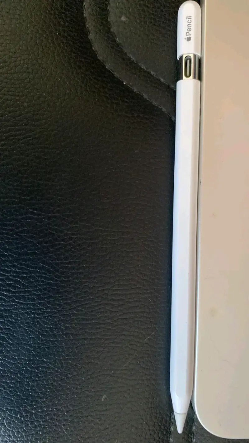 iPad con Apple Pencil y funda protectora - 3