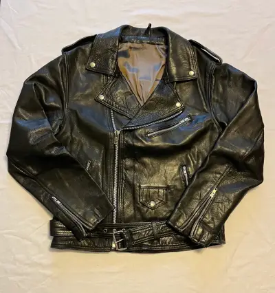 Chaqueta de cuero negra estilo motociclista - miniatura 1