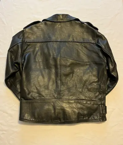 Chaqueta de cuero negra estilo motociclista - miniatura 3