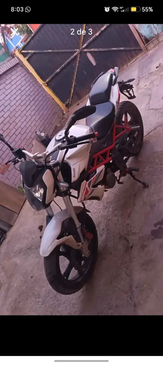 Moto deportiva Italika blanca en buen estado - 2
