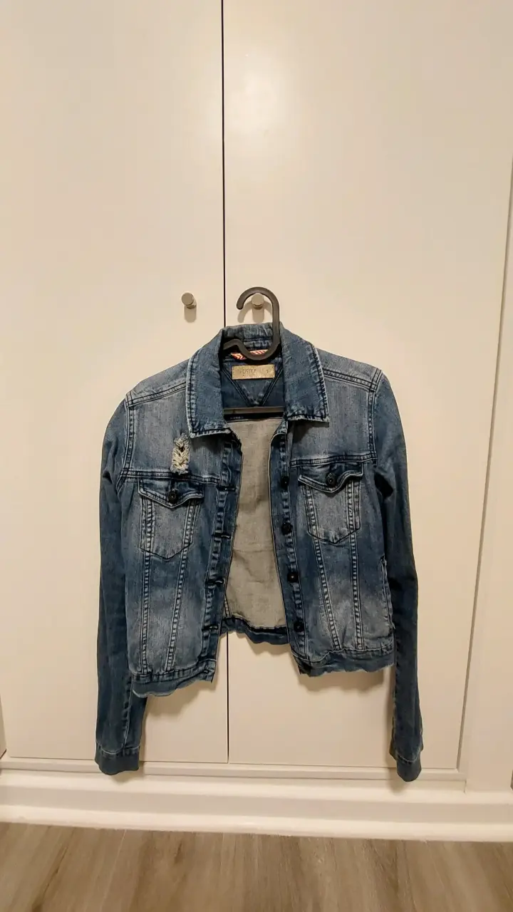 Chaqueta de mezclilla azul desgastada para mujer - 2