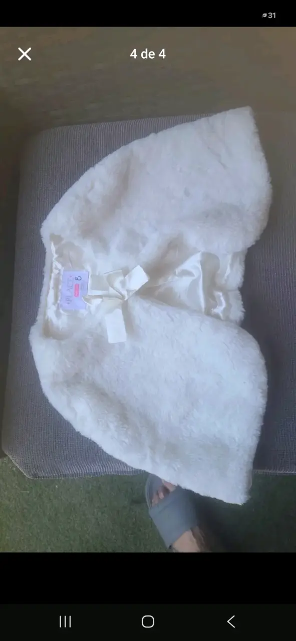 Vestido de niña blanco con encaje y volantes - 3