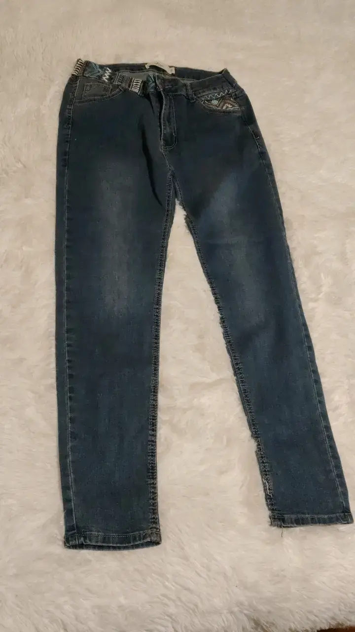 Jeans de mujer con diseño étnico - 2