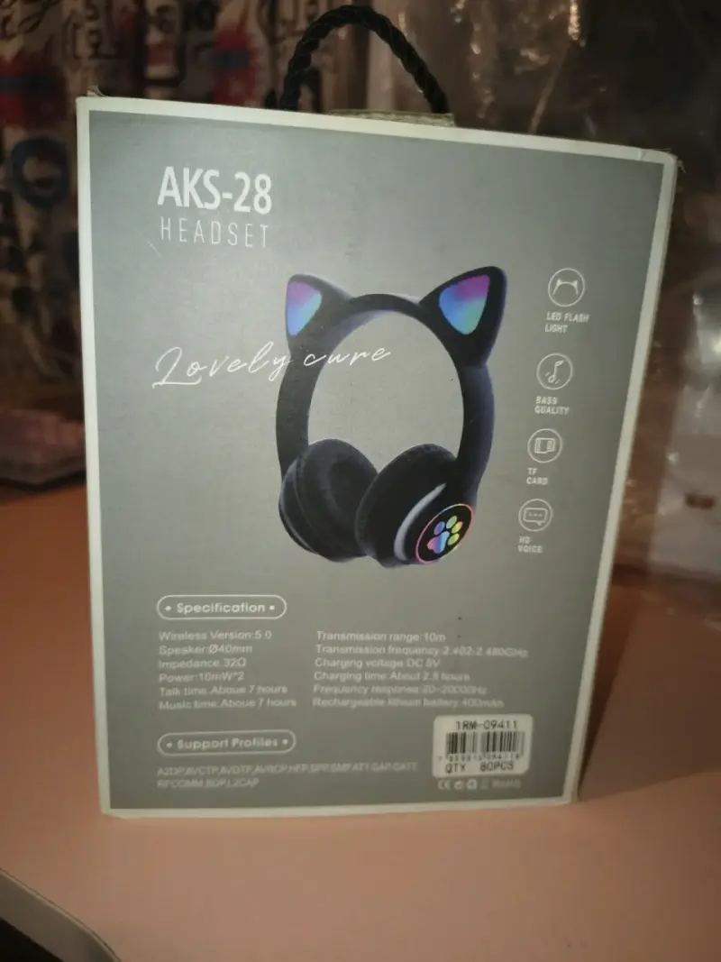 Auriculares inalámbricos con orejas de gato y luces LED - 2