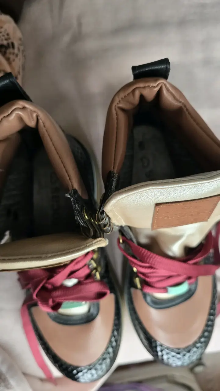 Botas Rocas de cuero con cordones rojos - 3