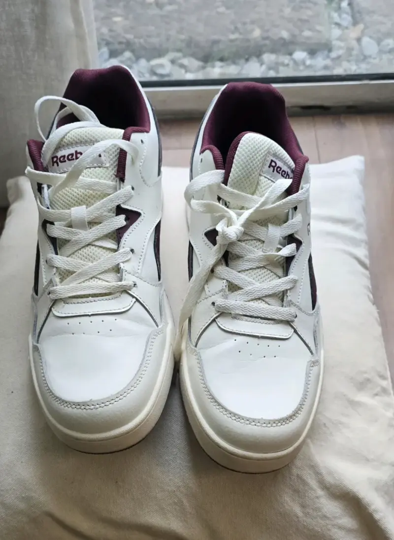 Zapatillas deportivas Reebok blancas y burdeos