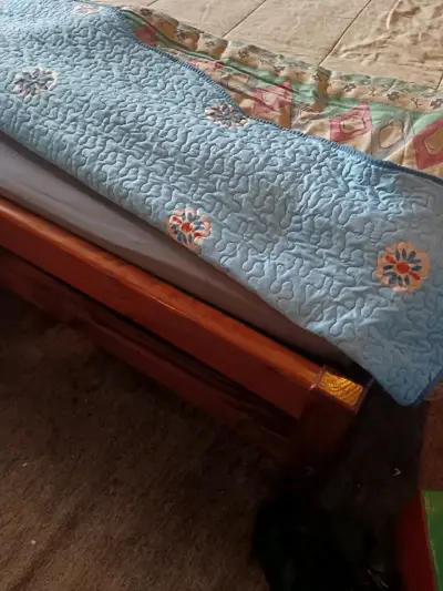 Cama King de Madera con Colchón Incluido - miniatura 5