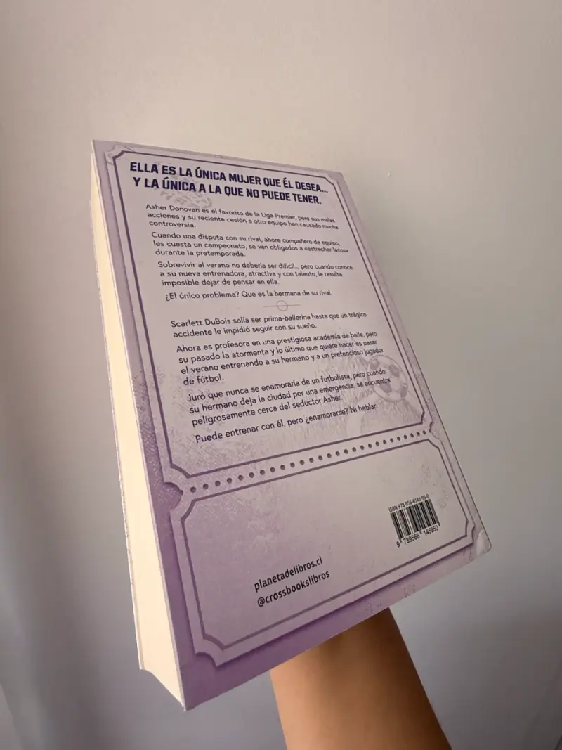 Libro 'The Striker' de Ana Huang - 2