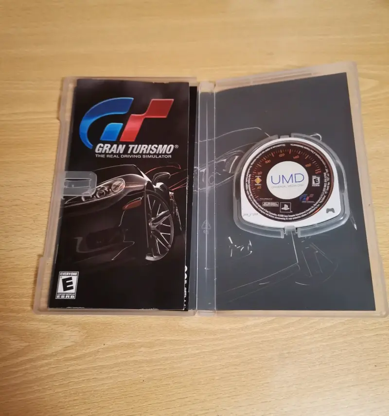 Juego Gran Turismo para PSP en buen estado - 2