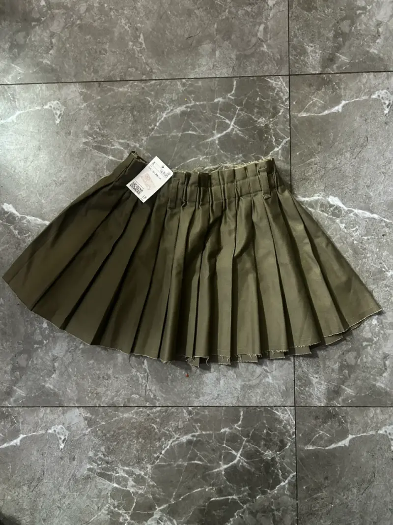 Falda tableada verde