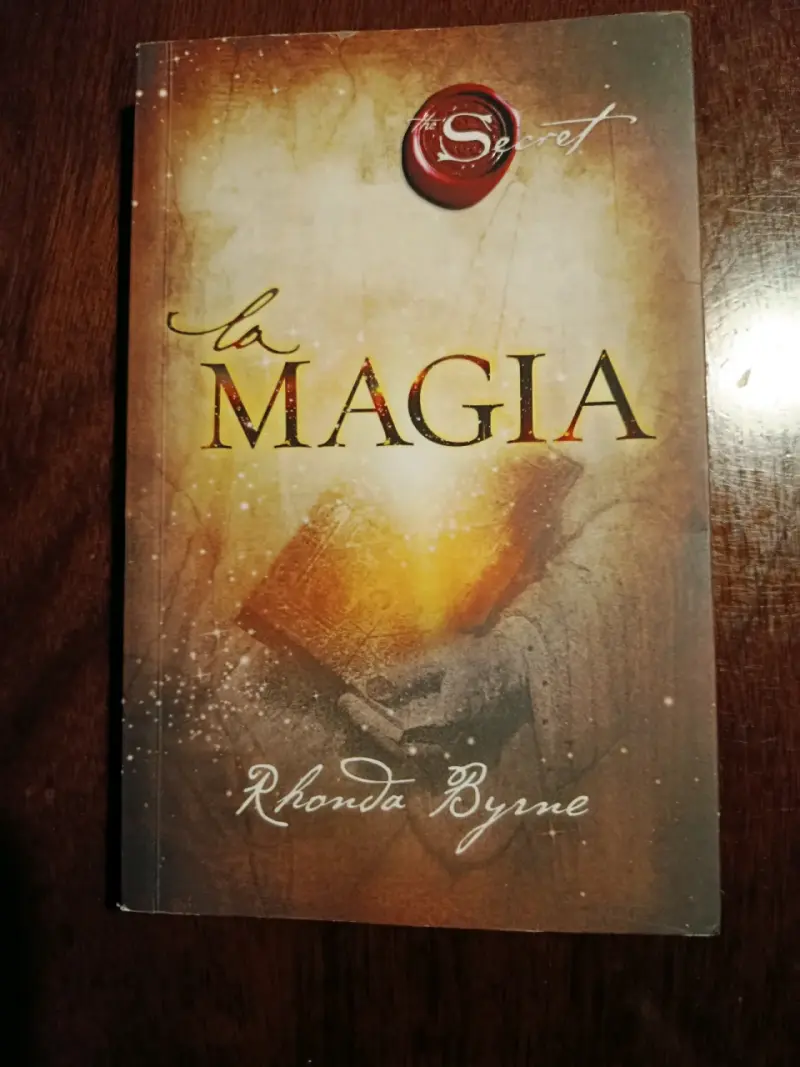 Libro 'La Magia' de Rhonda Byrne en buen estado