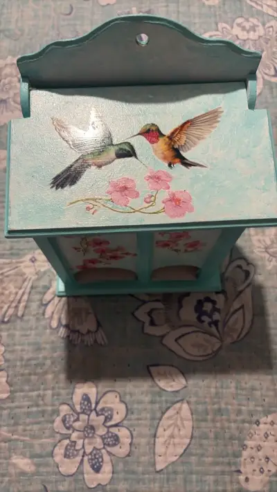 Caja decorativa de madera con diseño floral - miniatura 2