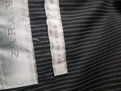 Chaqueta negra de hombre Zara con cierre - miniatura 3