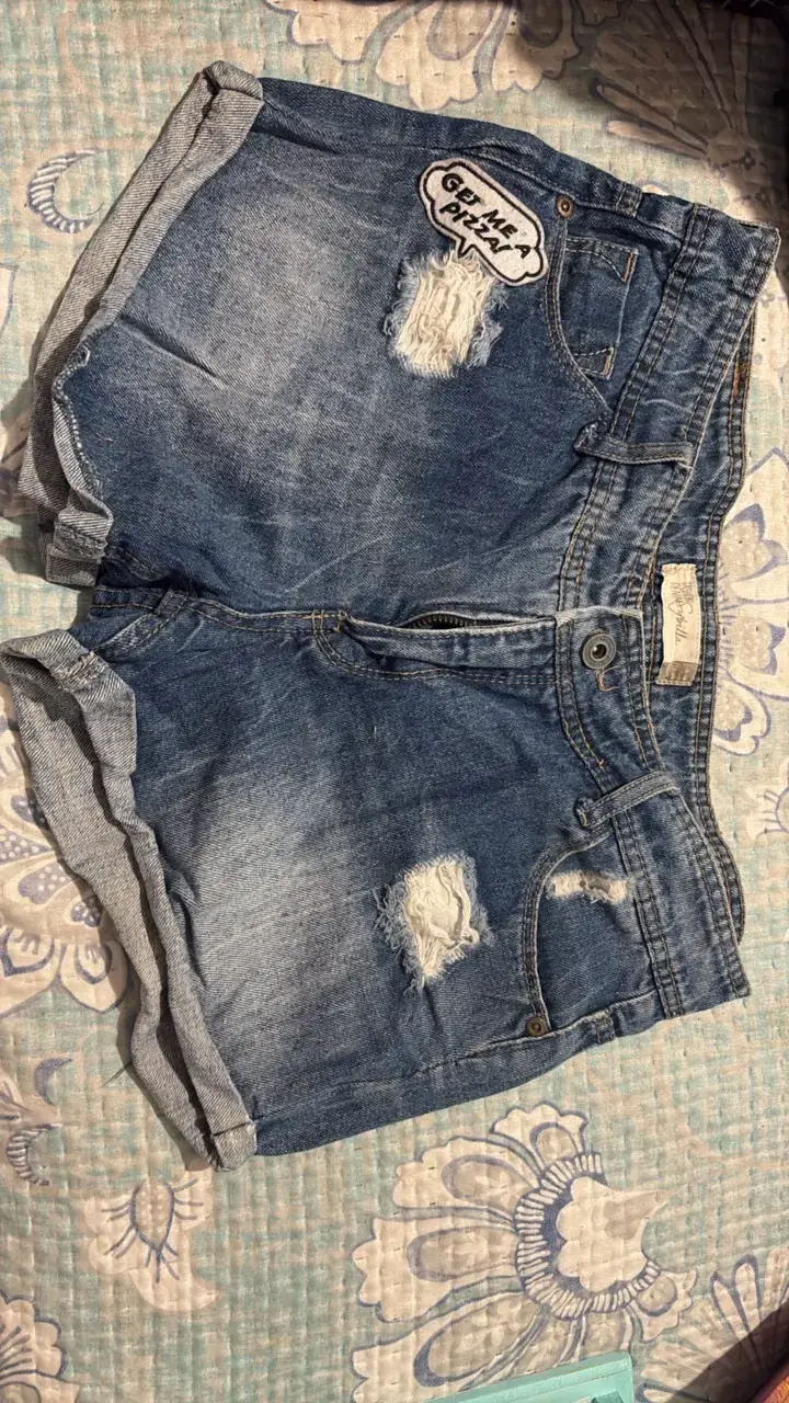 Shorts de mezclilla con diseño desgastado - 1