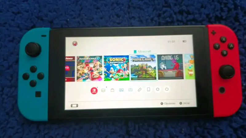 Consola Nintendo Switch con Joy-Con Azul y Rojo - 5