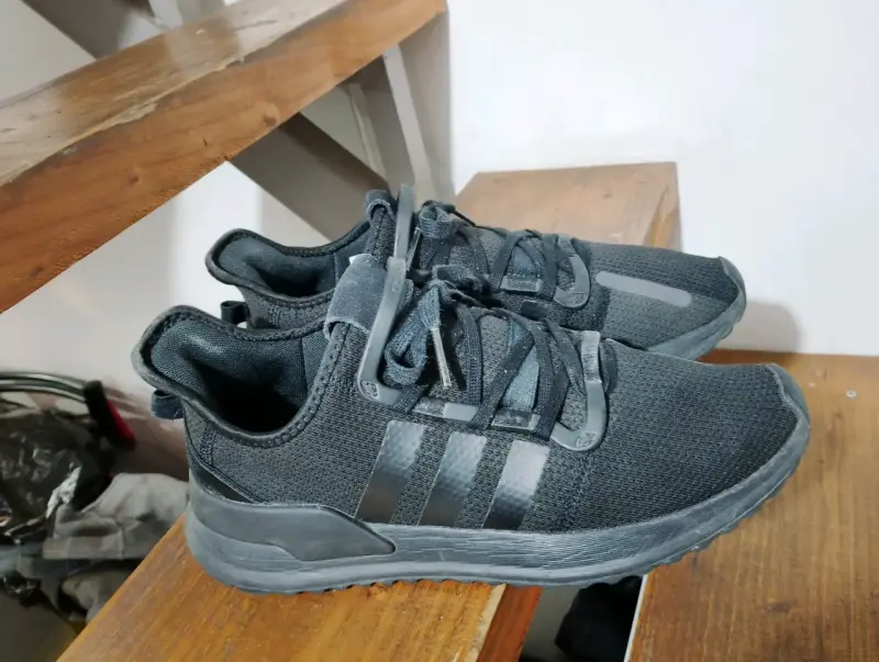 Zapatillas deportivas negras Adidas para hombre - 1